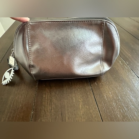 R + F Rodan Fields cosmetics bag - Picture 8 of 12